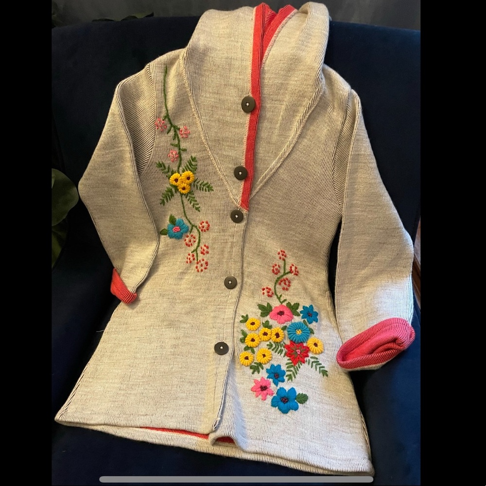 Mimi & Maggie boutique girl’s hooded sweater